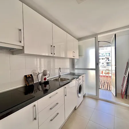 Newly Refurbished Modern 2-Bed Apartment In Heart Of Torremolinos Buitenkant foto