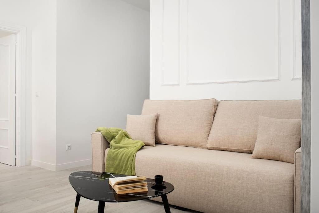 Appartamento Newly Refurbished Modern 2-bed In Heart Of